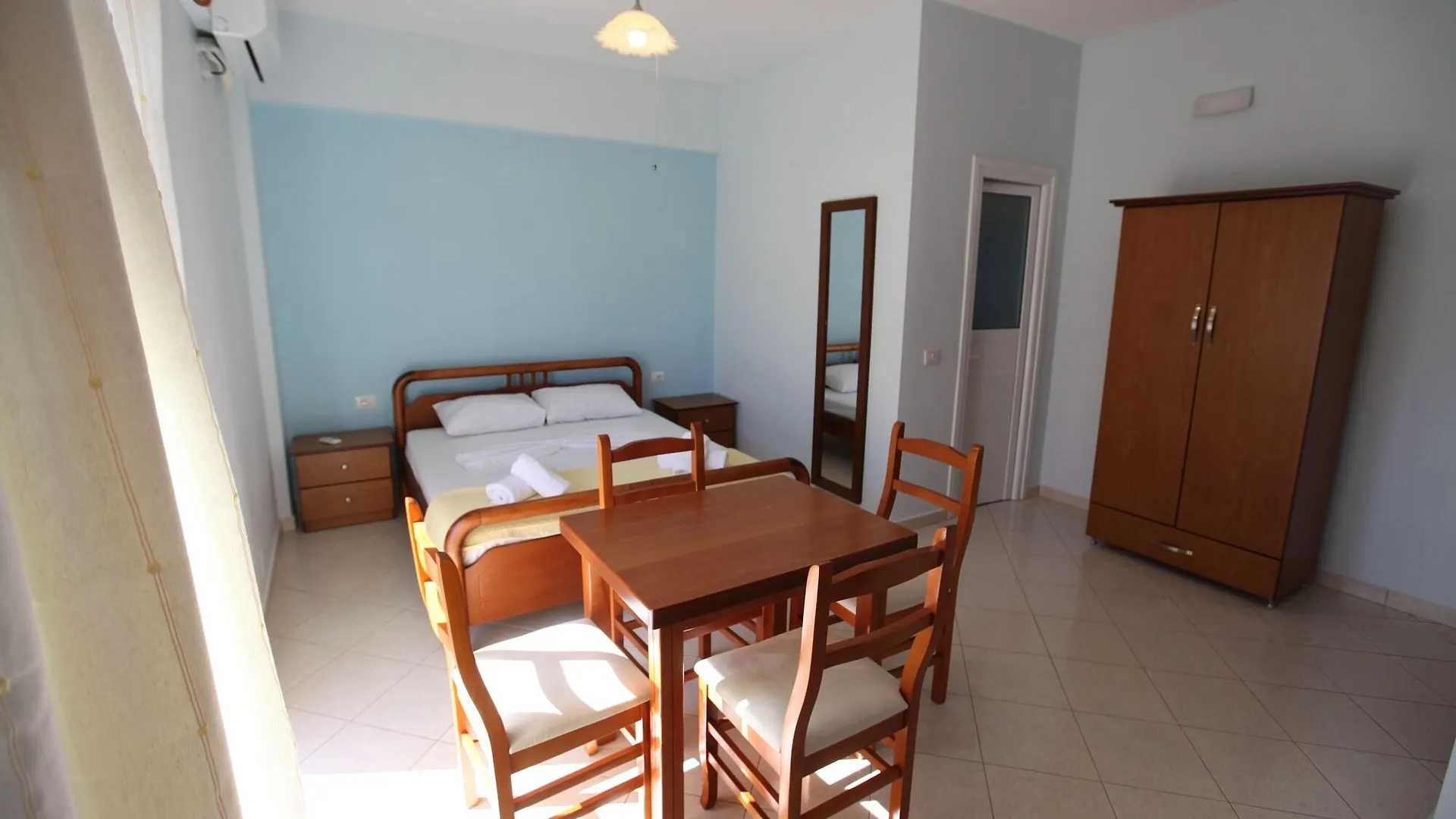 Mihasi Apartments Ksamil Hotel
