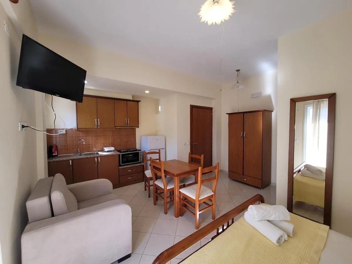 Vila Mihasi Ksamil 3*,  Albania