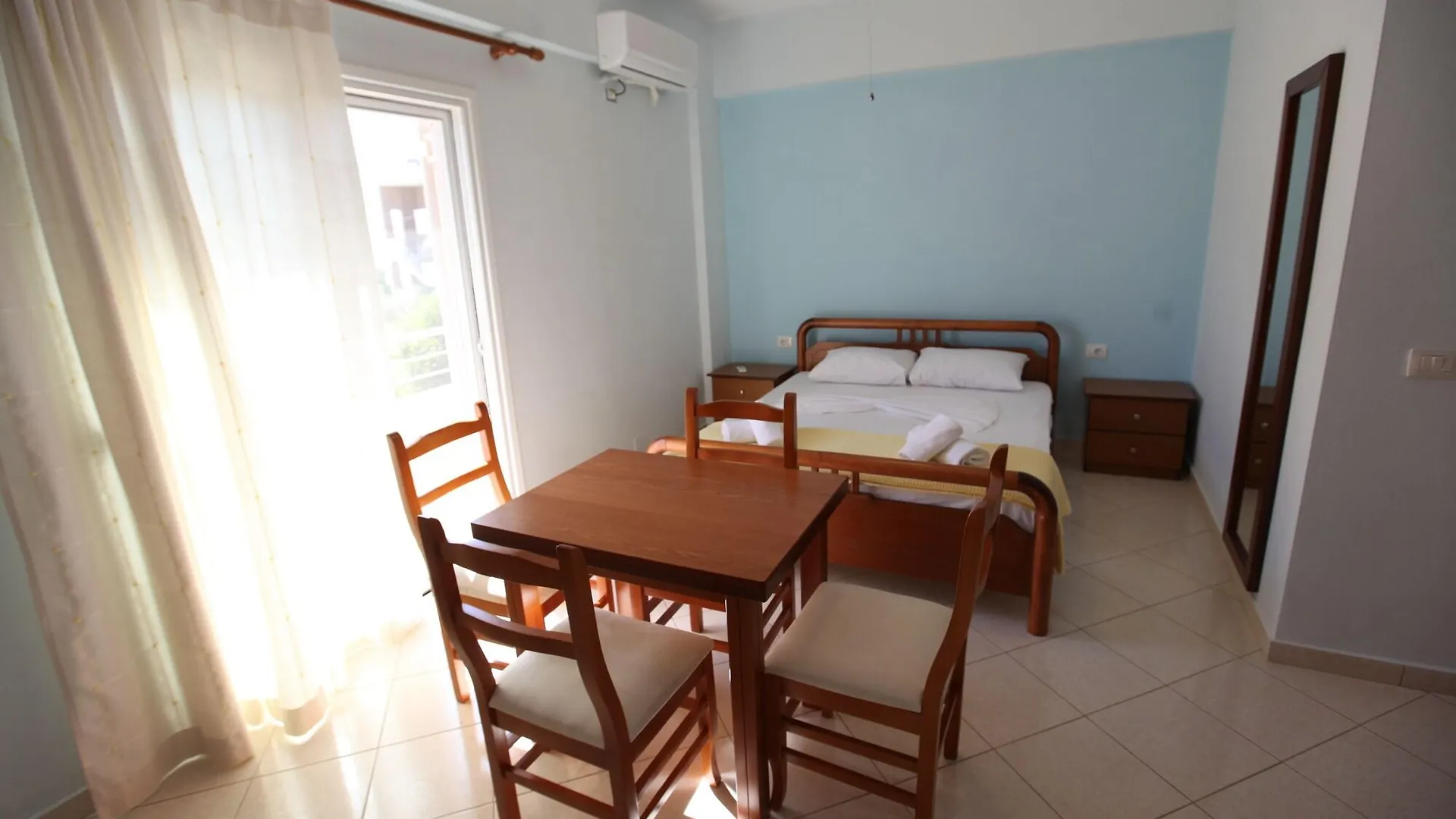 Vila Mihasi Ksamil Hotel