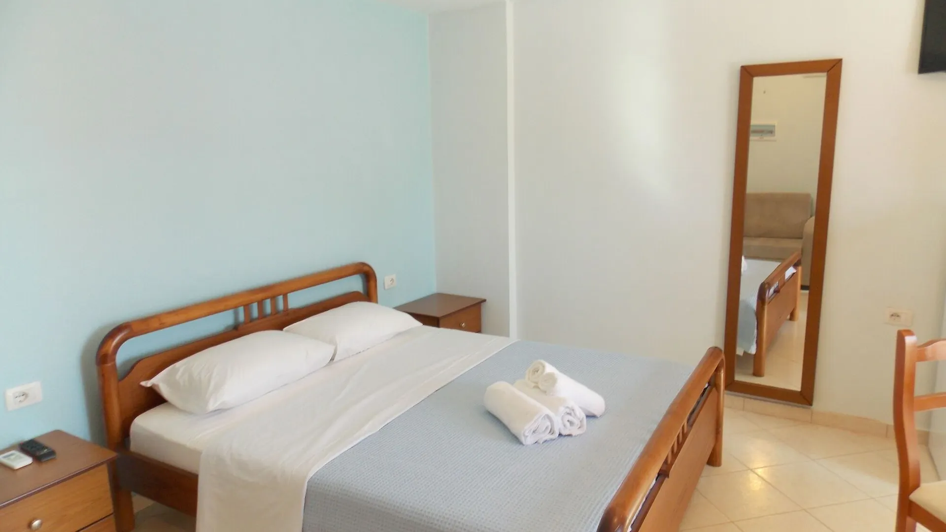 Vila Mihasi Ksamil 3*,  Albania